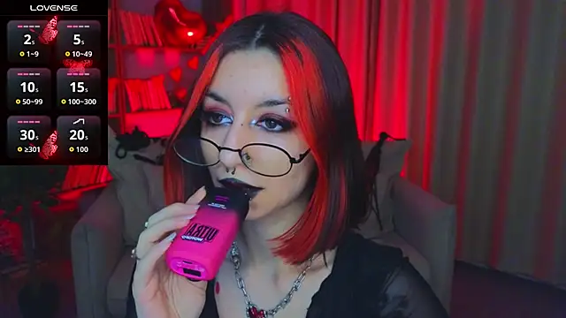 Snapshot of Mistress__Marcelline chatting on 02.08.26 Mistress Marcelline online show from 02.08.26