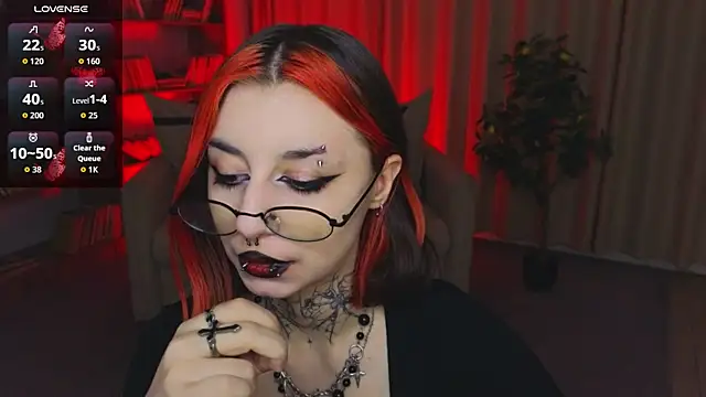 Snapshot of Mistress__Marcelline chatting on 06.05.26 Mistress Marcelline online show from 06.05.26
