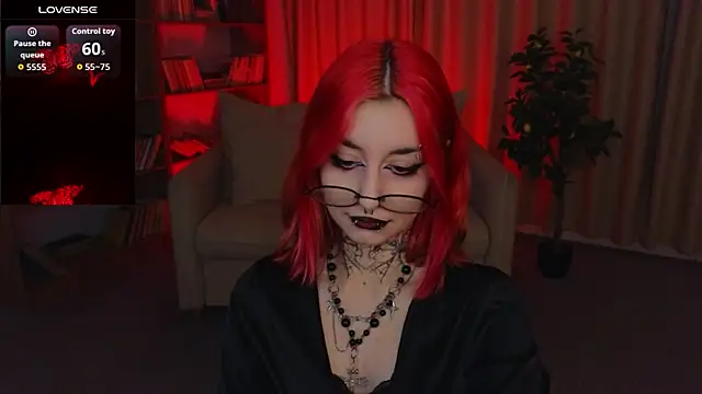 Snapshot of Mistress__Marcelline chatting on 07.18.26 Mistress Marcelline online show from 07.18.26