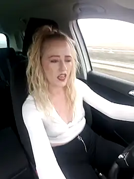 DeeA Blondy online show from 01.07.26