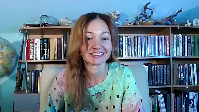 Foxilady357 online show from 10.28.25