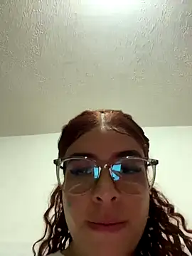 Snapshot of haally-mll chatting on 09.29.25 haally-mll online show from 09.29.25