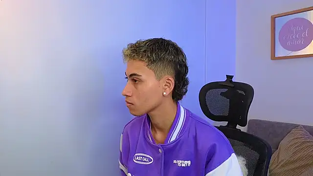 yulian vasquez online show from 10.09.25