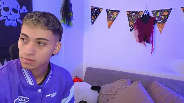 yulian vasquez online show from 10.13.25