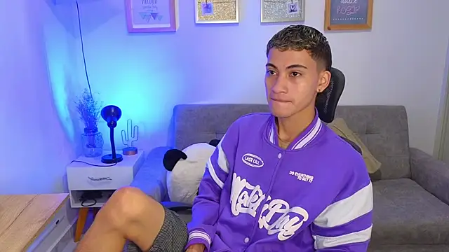 yulian vasquez online show from 11.26.25