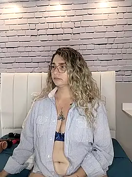 MelanyVegas online show from 09.17.25