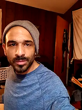 BEBE5757 online show from 11.08.25