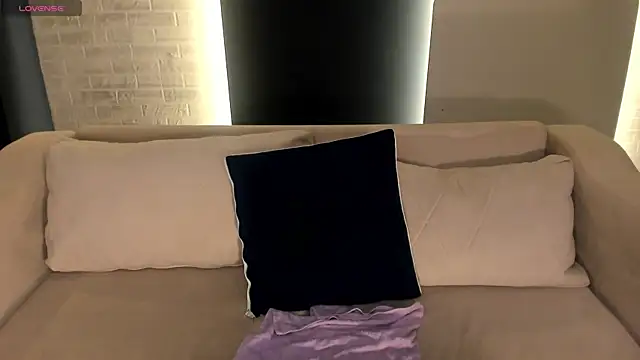 AmbarJames  online show from 03.28.26