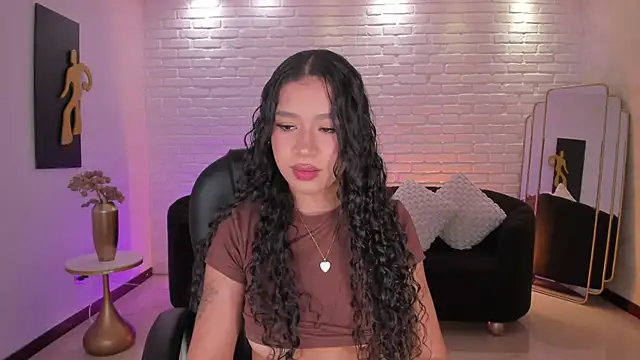 SophieHouston  online show from 12.18.25