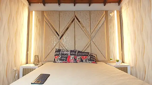 Hotcouple 222 online show from 03.25.26