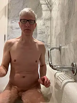 SexyLeon8 online show from 02.13.25