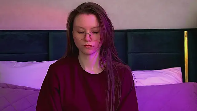 KeiraAsti online show from 02.05.26