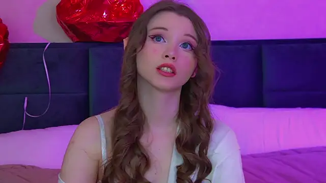 KeiraAsti online show from 02.15.26