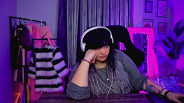 MaryHarrys online show from 05.14.26