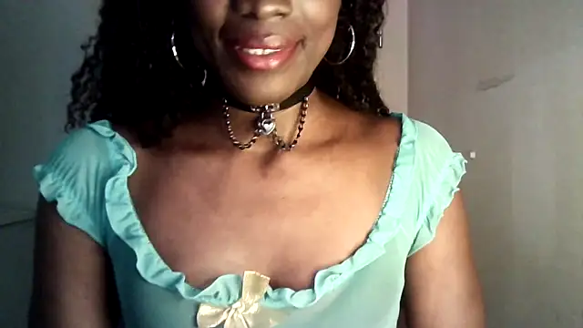 Snapshot of Chatdoll2 chatting on 10.28.25 Chatdoll2 online show from 10.28.25