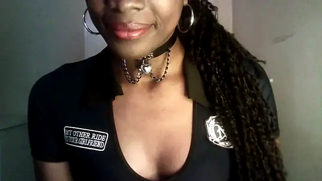 Snapshot of Chatdoll2 chatting on 11.23.25 Chatdoll2 online show from 11.23.25