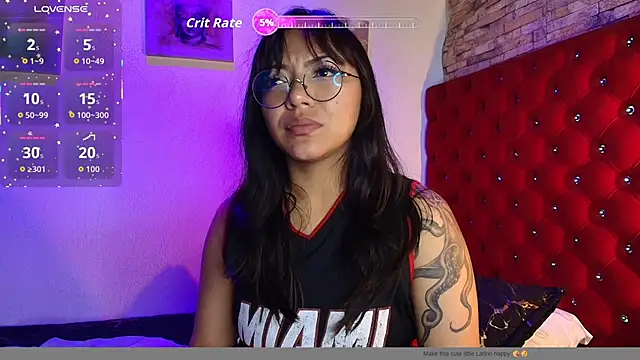 Snapshot of Victoria_Thompson1 chatting on 11.29.25 Victoria Thompson1 online show from 11.29.25