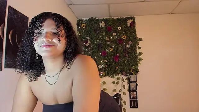 chloe kisses online show from 10.16.25