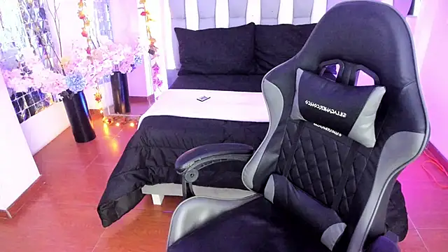 Adaara Rey online show from 12.13.25