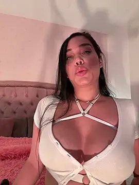 Bella  Wood online show from 09.21.25