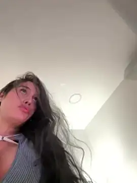 Snapshot of Bella__Wood chatting on 07.12.26 Bella Wood online show from 07.12.26