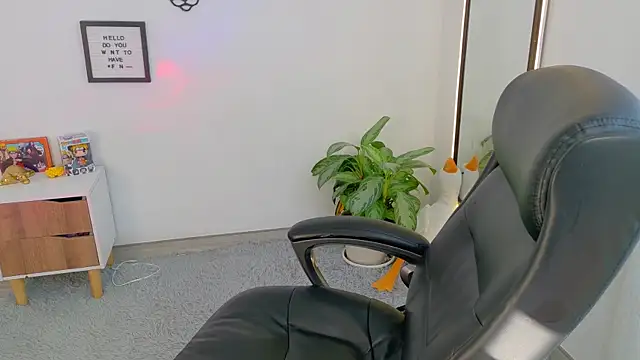 Elian savoy online show from 12.17.25