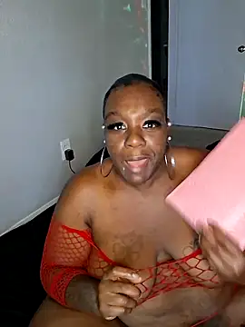 Snapshot of Thickkemzz41 chatting on 10.13.25 Thickkemzz41 online show from 10.13.25