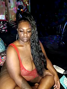 Snapshot of Thickkemzz41 chatting on 12.19.25 Thickkemzz41 online show from 12.19.25