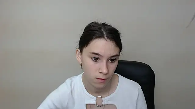 Snapshot of RosaRay_ chatting on 09.19.25 RosaRay online show from 09.19.25