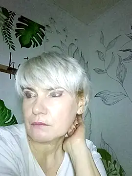 Catty Lady online show from 11.14.25