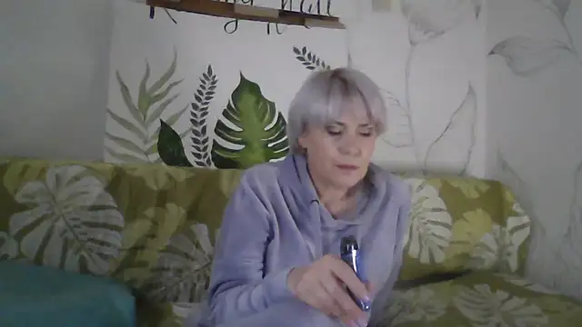 Catty Lady online show from 12.18.25