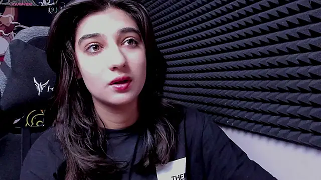 Snapshot of Elfy_Rare_ chatting on 11.21.25 Elfy Rare online show from 11.21.25