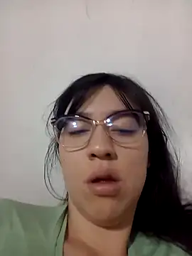 Snapshot of lareinalareinadelanal chatting on 10.30.25 lareinalareinadelanal online show from 10.30.25