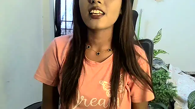 Snapshot of ANNU_ chatting on 05.17.26 ANNU online show from 05.17.26