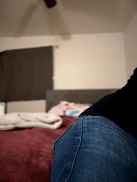 Snapshot of himNIGuys chatting on 10.25.25 himNIGuys online show from 10.25.25