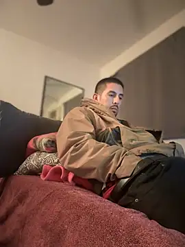 Snapshot of himNIGuys chatting on 11.29.25 himNIGuys online show from 11.29.25