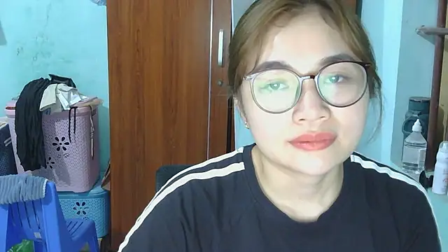 Uhem112 online show from 10.17.25