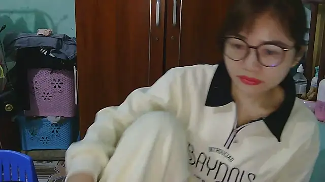 Uhem112 online show from 12.15.25