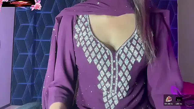 Snapshot of _Mehak__ chatting on 11.19.25 Mehak online show from 11.19.25