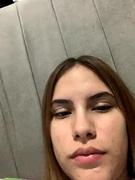 Snapshot of MiiluRosse chatting on 11.16.25 MiiluRosse online show from 11.16.25