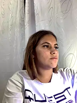 Snapshot of MiiluRosse chatting on 11.18.25 MiiluRosse online show from 11.18.25