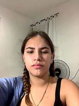 Snapshot of MiiluRosse chatting on 12.19.25 MiiluRosse online show from 12.19.25