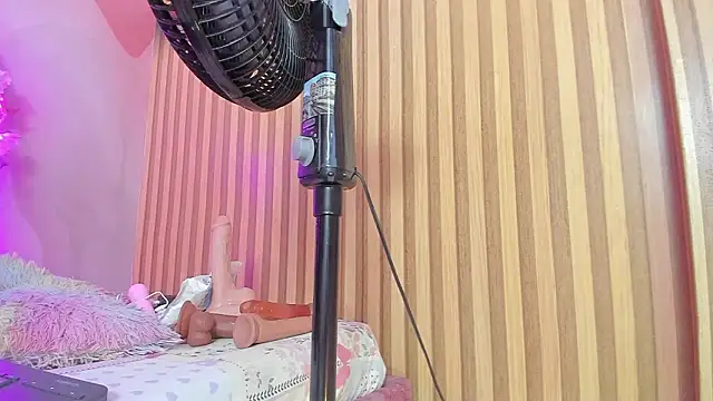 violet taylor  online show from 01.15.26