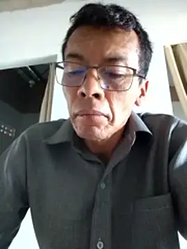 skinnylatino51 online show from 04.10.26