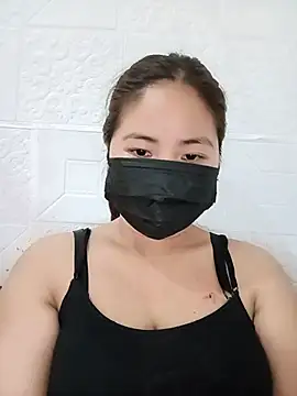 Snapshot of sia_143 chatting on 05.19.26 sia 143 online show from 05.19.26