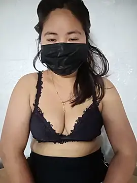 Snapshot of sia_143 chatting on 06.25.26 sia 143 online show from 06.25.26