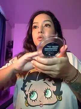 Snapshot of Abbyjoness21 chatting on 09.20.25 Abbyjoness21 online show from 09.20.25