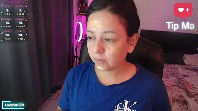 Snapshot of Abbyjoness21 chatting on 11.06.25 Abbyjoness21 online show from 11.06.25