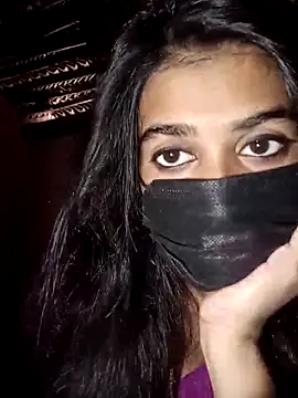 Snapshot of umairahaasan_1 chatting on 11.14.25 umairahaasan 1 online show from 11.14.25