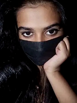 Snapshot of umairahaasan_1 chatting on 11.18.25 umairahaasan 1 online show from 11.18.25